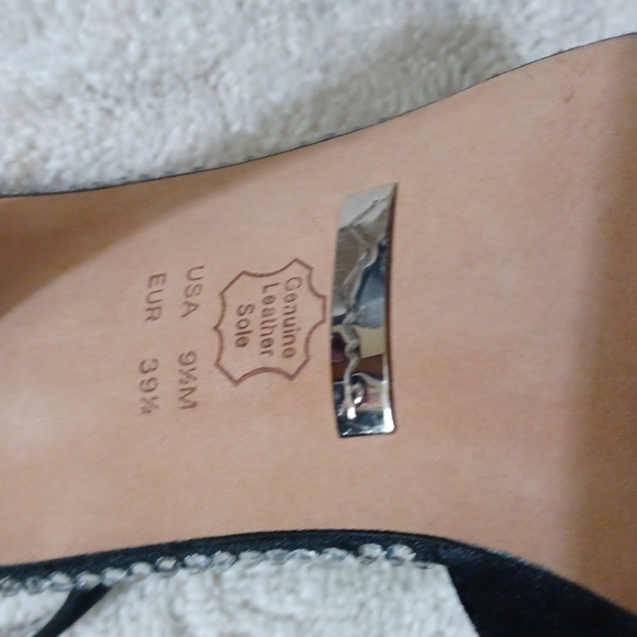 Nina Slhoes - Picture 8 of 15